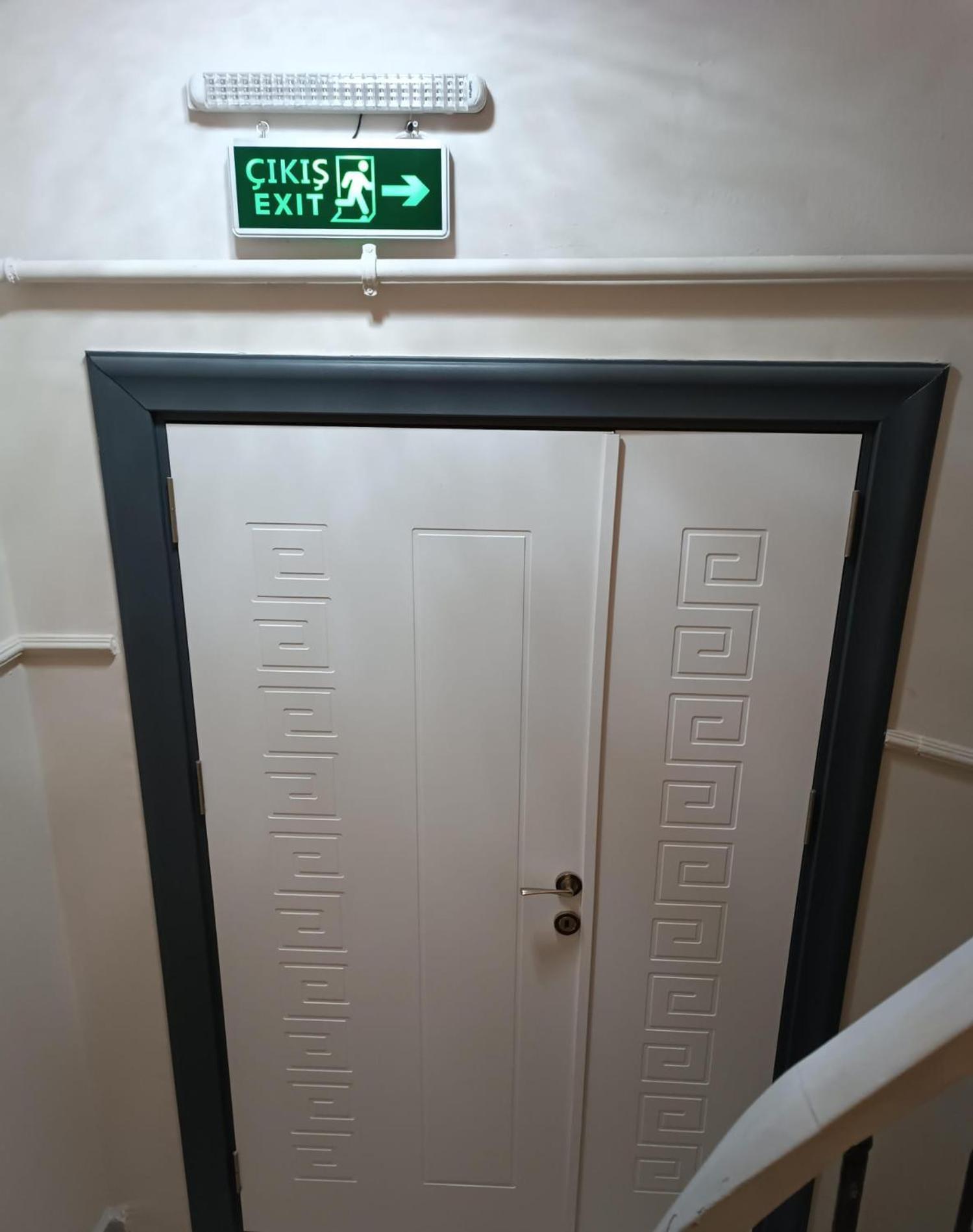 Little Palace Blue Apartment — Photos 2
